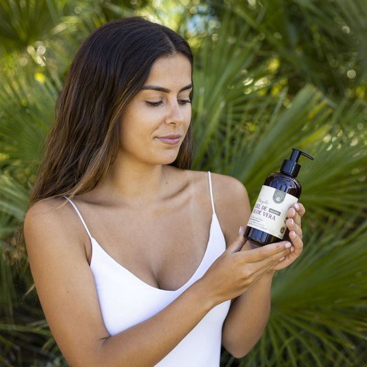 Natürliche Bio-Aloe Vera Gel Pflege für Mischhaut von Aloegarve, sanfte europäische Naturkosmetik für strahlende Haut
